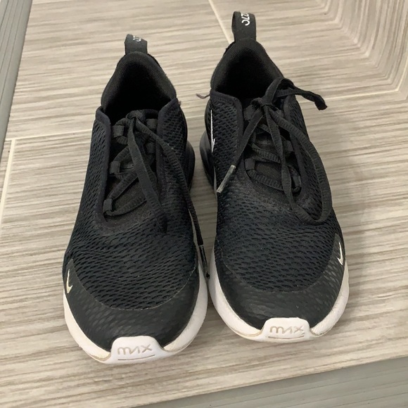 Nike boys size 2 runners. - Picture 2 of 2